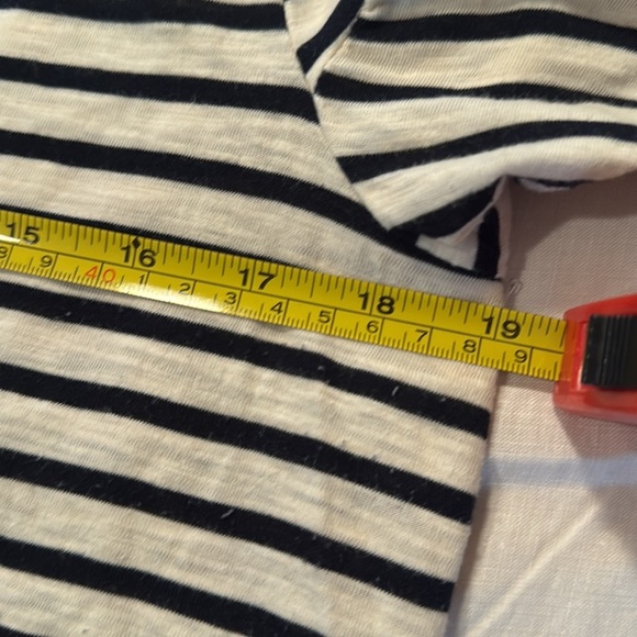 W5 SIZE M Black and White Striped Top with Pink Detail - Picture 8 of 8